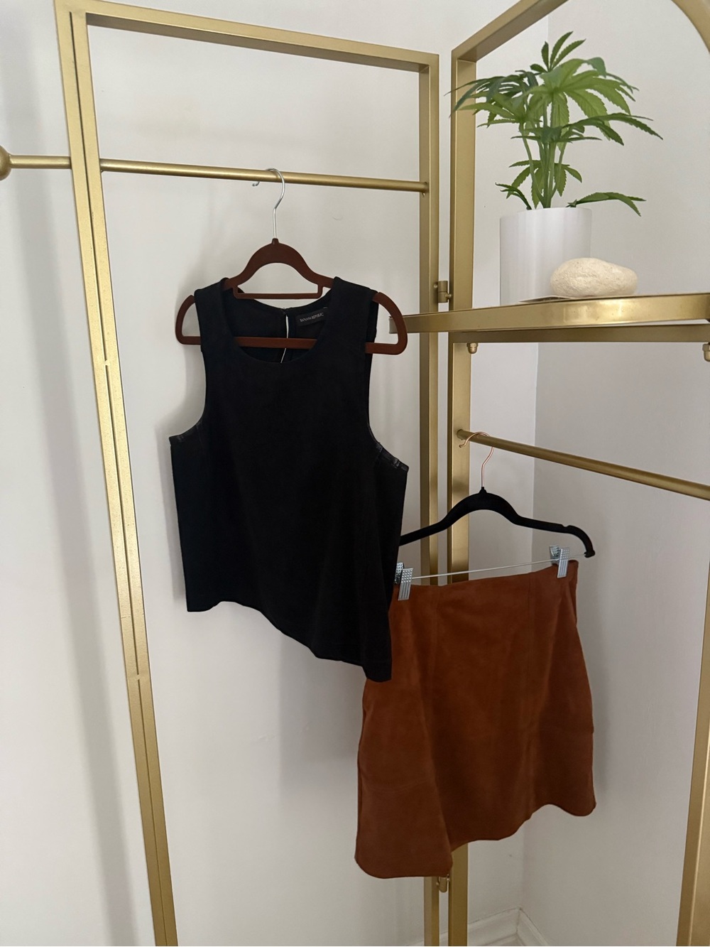 Banana Republic Suede outfit. Black Suede top and Brown Suede Midi Skirt -size 2